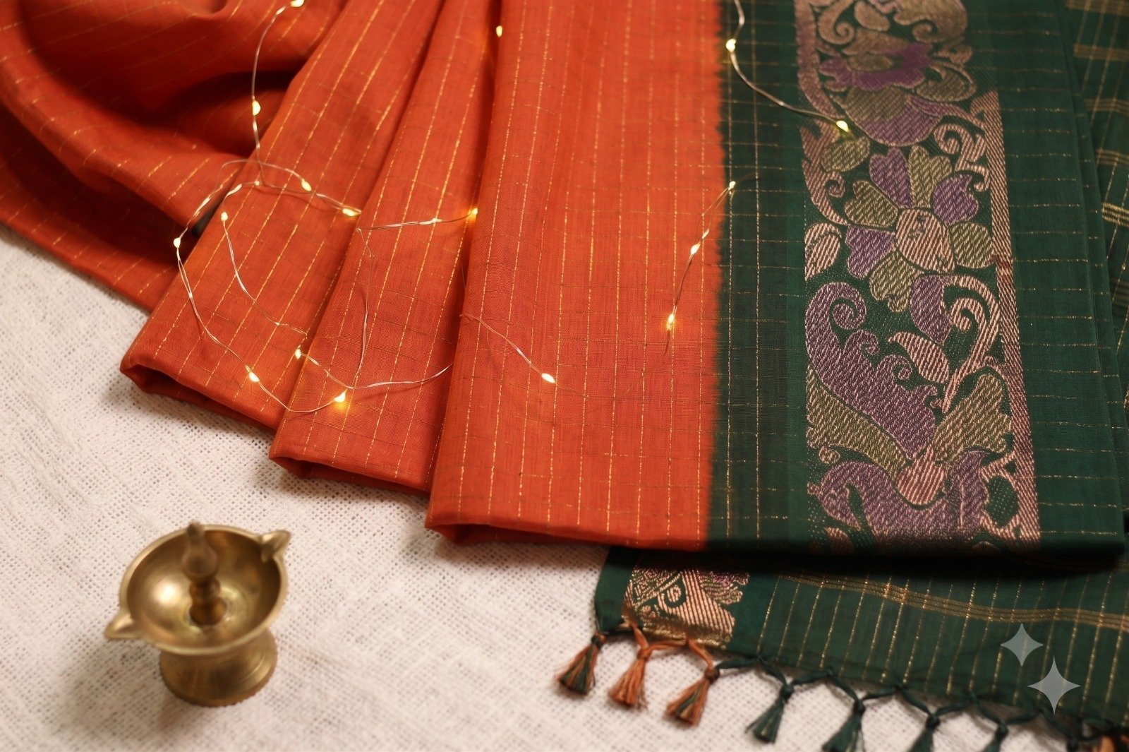 Elegant South Cotton Checks Saree with Rich Zari Border & Running Blouse Piece (Brick Red & Green) - Image 4